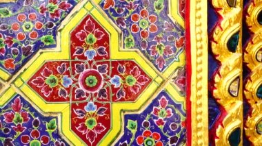 4K Eski duvar seramik döşeme desenleri el işi Tayland tapınağı duvarı kamuoyunu