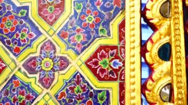 4K Eski duvar seramik döşeme desenleri el işi Tayland tapınağı duvarı kamuoyunu