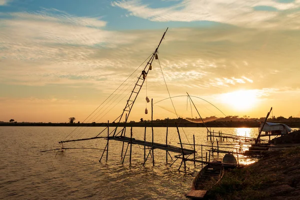 Fischerutensilien See Bei Sonnenuntergang — Stockfoto