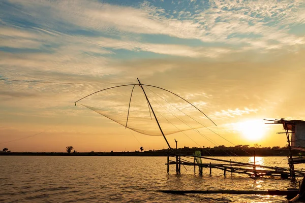 Fischerutensilien See Bei Sonnenuntergang — Stockfoto