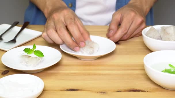 Chef Sta Decorando Gelatina Cocco Vista Normale Decorazione Della Gelatina — Video Stock