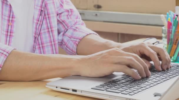 Pink Scott Shirt Businessman Typing Laptop Keyboard Small Business Sme — Stock Video