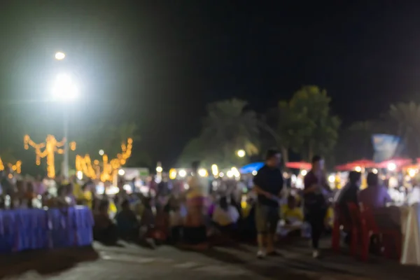 Rozmazané lidi a rozmazané světla v Loi Krathong Festival v Phayao Thajsku — Stock fotografie