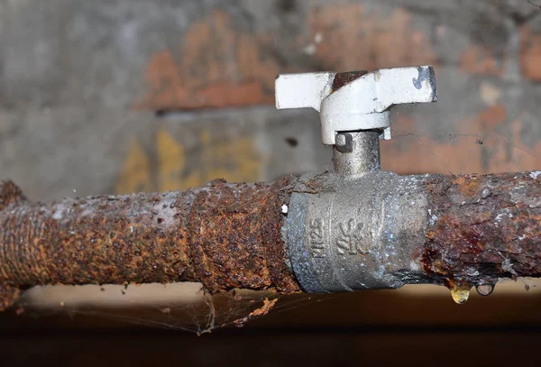 Old Crane Rusty Pipes Basement Air Raid Shelter — Stock Photo, Image