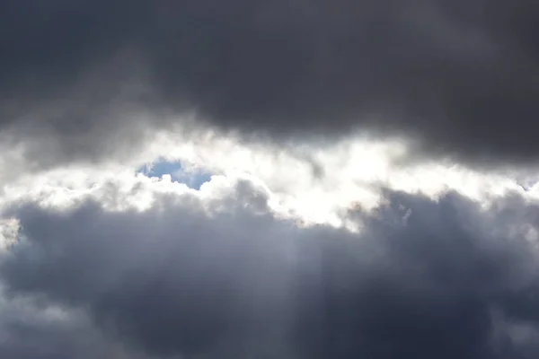 Moln Mot Blå Himmel — Stockfoto