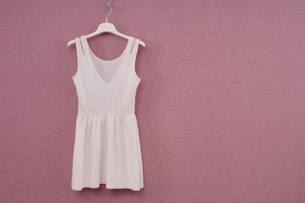 Biała Sukienka, letni kiecka, bawełna suknia, Odzież damska; — Zdjęcie stockowe