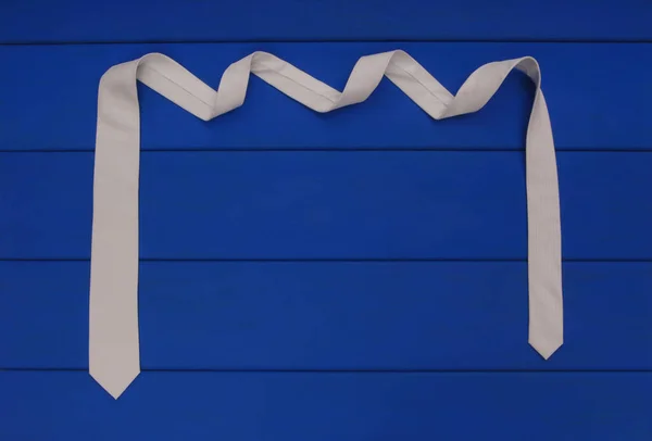Twórcza Kompozycja Reklamy Niebieskie Ramy Wyobraźni Jest Białym Krawatem Drewnianą — Zdjęcie stockowe