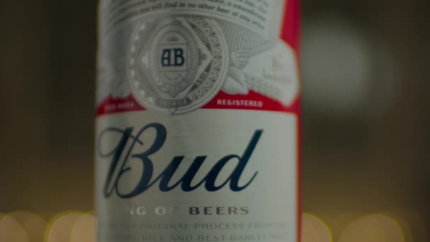 Kyiv, UKRAINE - January 8, 2020: Bud beer can rotating in slow motion. King of beers bottle spinning. — 비디오