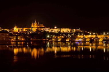 Prag geceleri uzun pozlama