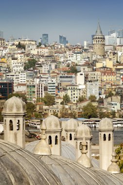 Galata Kulesi ve binalarda, Galata bölgesi Süleymaniye Camii terasından, Istanbul, Türkiye