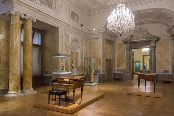 역사적인 악기, 미술사 박물관, 비엔나, 오스트리아의 컬렉션 — 스톡 사진
