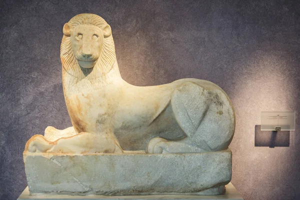Статуя Льва внутри археологического музея Керамейкоса, Афины, Греция — стоковое фото