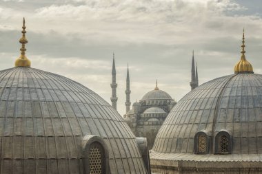 Türbe (lahit) kubbe ve Sultanahmet Camii, Istanbul, Türkiye