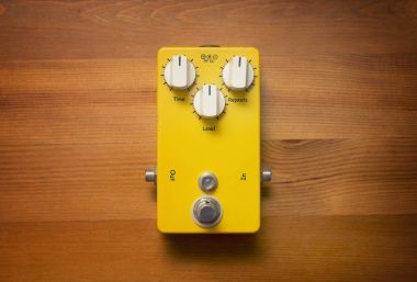 Sarı gitar Pedal