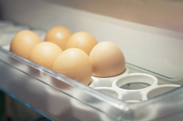 Uova dentro il frigorifero — Foto Stock