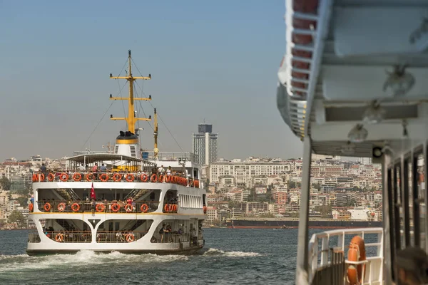 Transportu publicznego morze w Bosphorus, Stambuł, Turcja — Zdjęcie stockowe