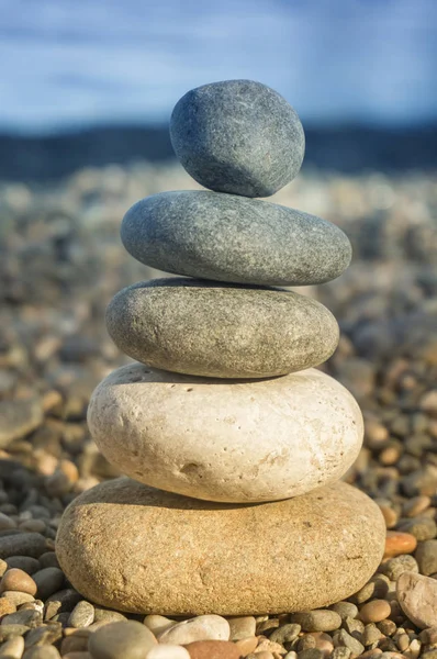 Stack Of Balanced Stones On The Beach — Stock Photo, Image
