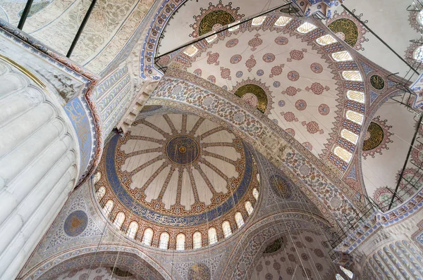 Beltéri Dome részletesen a Sultan Ahmet mecsettől, Isztambul, Törökország — Stock Fotó
