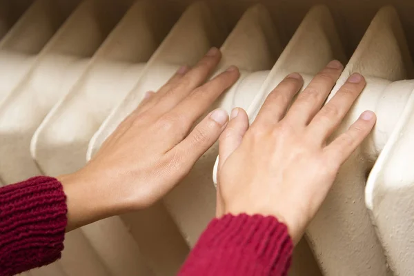 Chauffage des mains avec radiateur — Photo