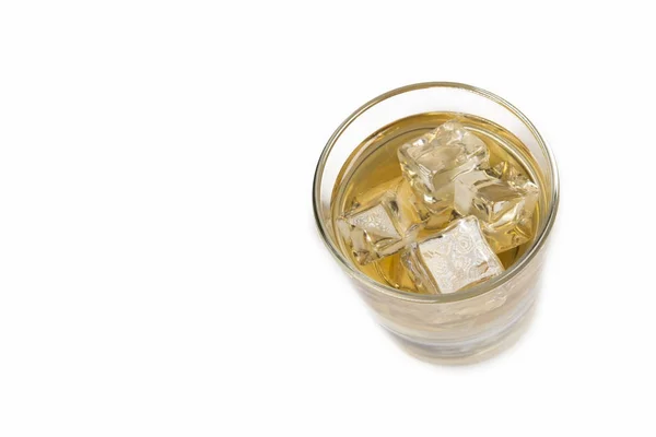 Vidrio Whisky Con Hielo Aislado Sobre Fondo Blanco — Foto de Stock