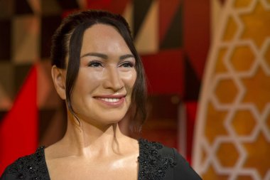 Istanbul, Türkiye, 19 Aralık 2017: Demet Akbag balmumu heykeli, Türk tiyatro ve sinema oyuncu ekranda Madame Tussauds Istanbul.