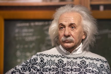 Istanbul, Türkiye, 19 Aralık 2017: Balmumu heykel Madame Tussauds İstanbul Albert Einstein. Einstein'ın görelilik teorisi geliştiren bir Alman teorik fizikçi olduğunu.