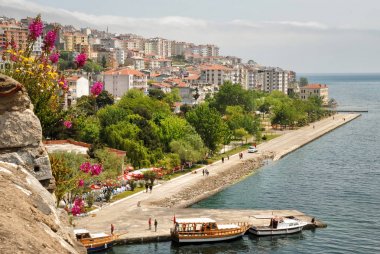 Sinop, Türkiye, 20 Mayıs 2009: Kıyı park alanından Sinop, Türkiye'nin en kuzeydeki şehir.