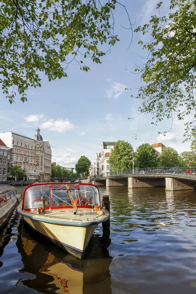 Tour Barcos Atracados Amsterdam Países Bajos — Foto de Stock