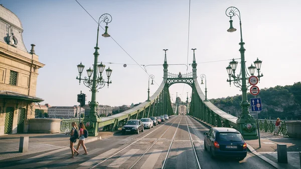Budapest Magyarország 2015 Július Szabadság Híd Széles Szög Kilátás Összeköt — Stock Fotó