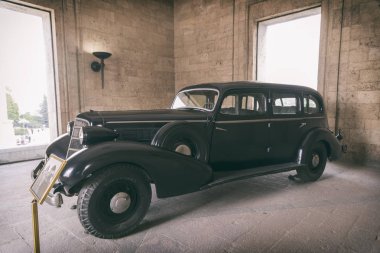Ankara, Türkiye, 8 Nisan 2018: Atatürk ün özel araba, Anitkabir; Mustafa Kemal Atatürk, Türk Kurtuluş Savaşı ve kurucusu ve Türkiye'nin ilk başkanı başkanı Türbesi.