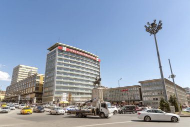 Ankara, Türkiye, 8 Nisan 2018: Geniş açılı görünüş Ulus Meydanı, anıt Henrich Krippel tarafından 1927 yılında inşa Atatürk (Zafer Anıtı).