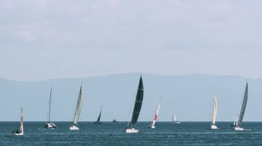 Ufukta dizilmiş Yatlar