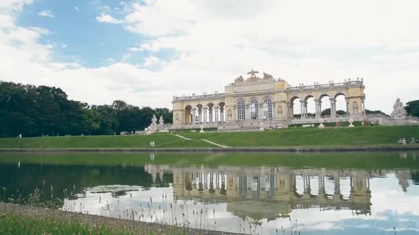 Wenen Oostenrijk April 2017 Buitenopname Van Gloriette Paleistuin Schonbrunn Wenen — Stockvideo