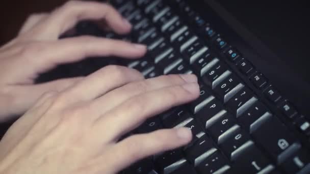 Mãos Femininas Usando Teclado Computador — Vídeo de Stock