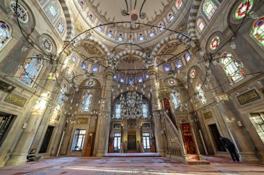 İstanbul, Türkiye, 5 Kasım 2019: Laleli Camii 'nin iç ayrıntıları, Laleli, Fatih, İstanbul, Türkiye' de yer alan 18. yüzyıl Osmanlı imparatorluk camii.