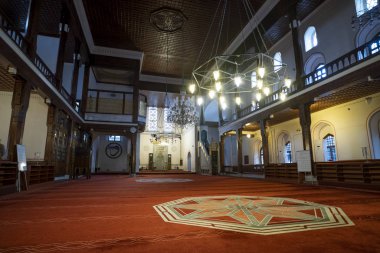 İstanbul, Türkiye, 29 Kasım 2019: İstanbul, Türkiye 'deki Karaköy semtindeki bir camii olan Arap Camii' nin iç ayrıntıları. Bina aslında 1325 yılında inşa edilmiş bir Katolik kilisesiydi..