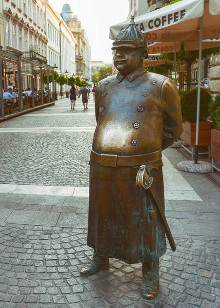 Budapest Ungheria Luglio 2015 Statua Del Poliziotto Grasso Zrinyi Street — Foto Stock