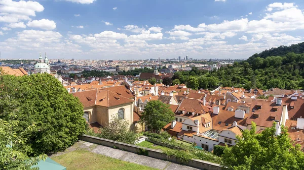 Panoraamanäkymät Kattojen Prahasta Tsekin Tasavalta — kuvapankkivalokuva