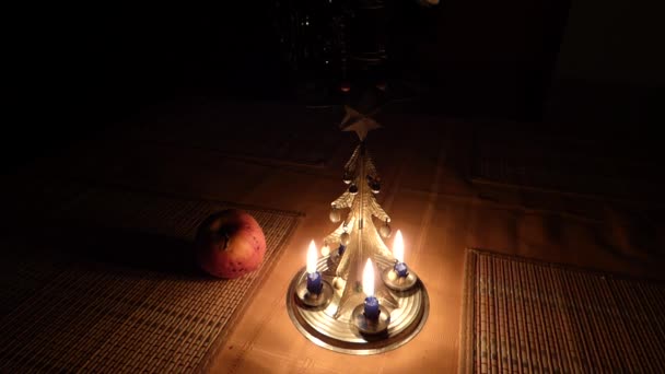 蜡烛的圣诞树编钟 — 图库视频影像