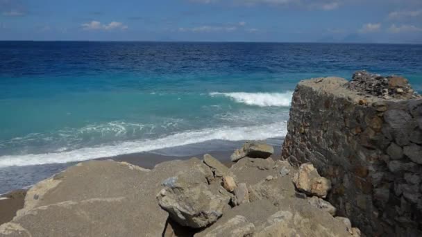 Onde del mare sulla spiaggia — Video Stock