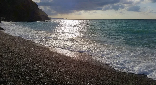 Pôr-do-sol à noite no mar — Fotografia de Stock