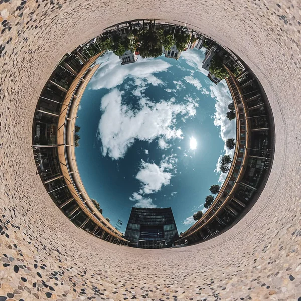 360 panorama fotoğrafçılık, küçük gezegen, göz şehir, icity, montpellier, Fransa, mimari, gökyüzü, küre, kule, su, bina, gezegen, şehir, açık hava, bulut, uzay, şehir, açık hava, kimse yok, dünya, daire, büyük seyahat, büyük, fotoğraf, oturma, 