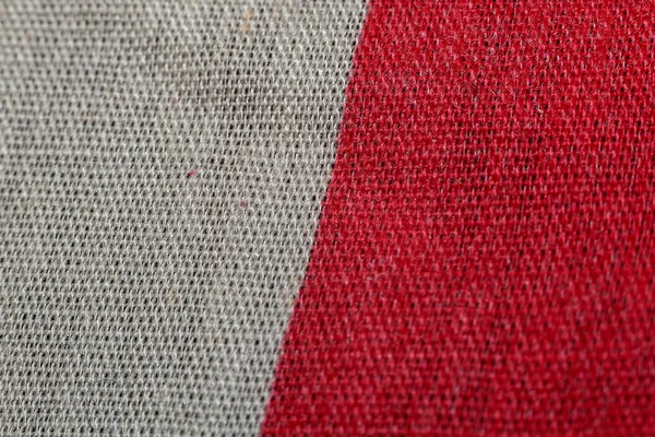 Oyuncak çadır detayları, renkli iplikler.