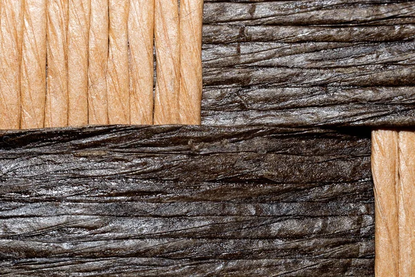 Çamaşır sepetinin detayları, kahverengi hasır.