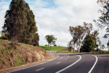 Güzel yol Avustralya'da. Prenses Otoban yol.