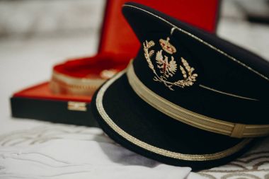 İspanyol ordusu kap kapatmak kadar ayrıntı