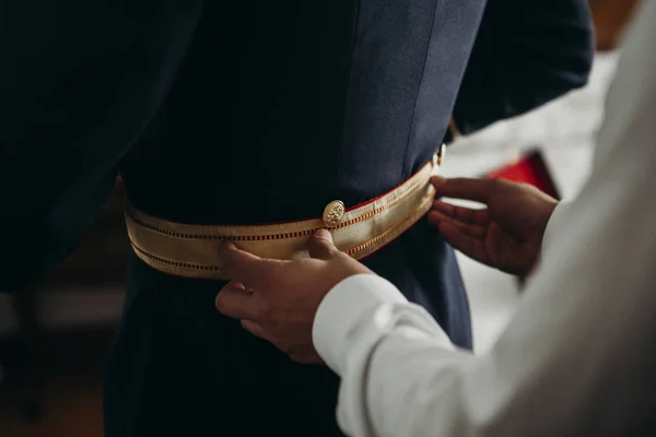 Persiapan pengantin pria sebelum pernikahan. Tutup. — Stok Foto