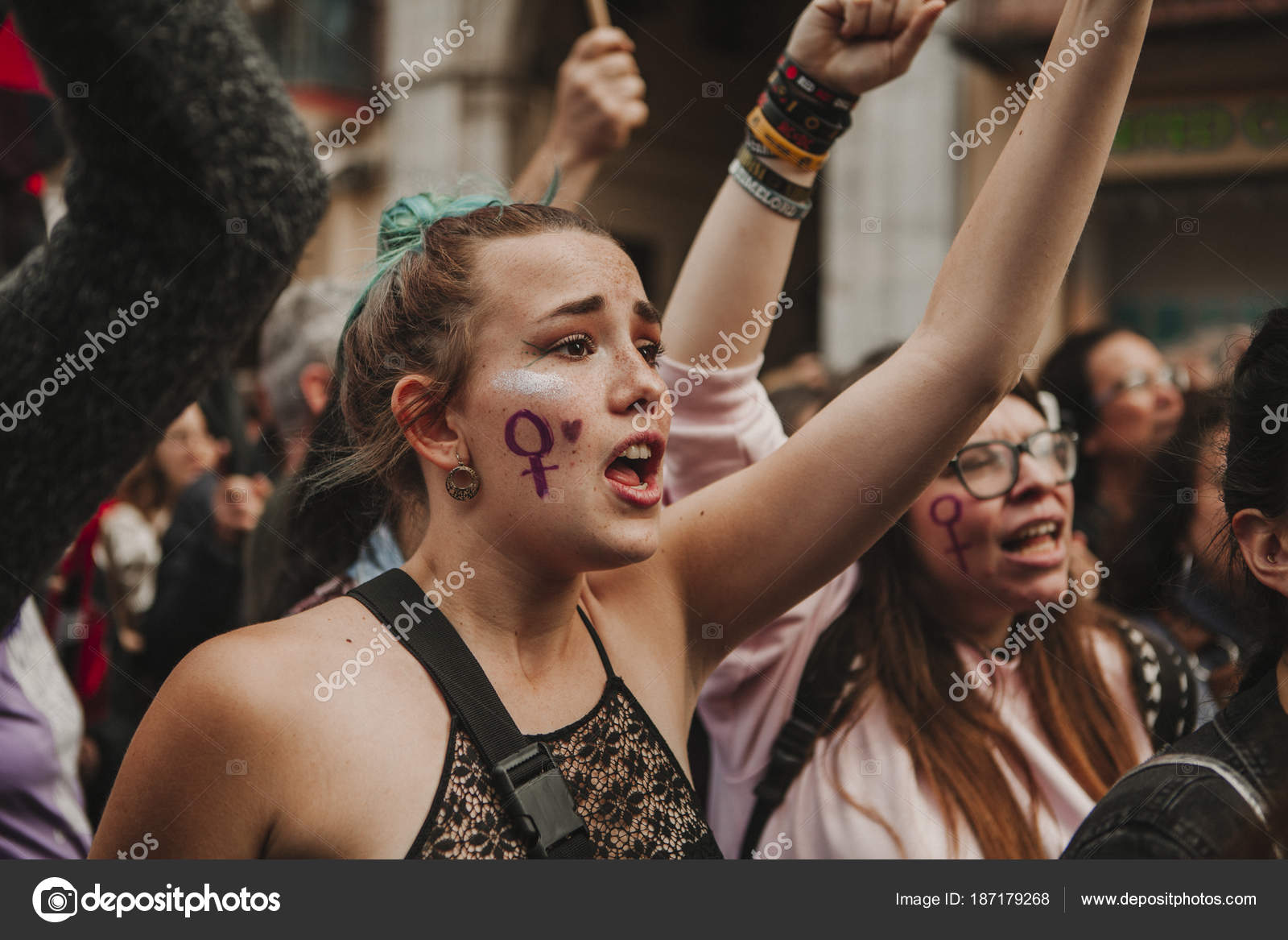 マラガ スペイン 18 数千の女性フェミニスト ストライクの女性日にスペイン マラガ シティ センターに参加 18 ストックエディトリアル用写真 C Daviles