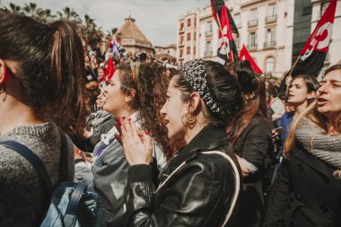 Malaga, İspanya - 8 Mart 2018: Binlerce kadın Feminist Strike kadınlar gününde Şehir Merkezi, Malaga, İspanya, 8th Mart 2018 katılmak.