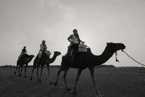 Deserto Del Sahara Marocco Settembre 2019 Tre Donne Turistiche Che — Foto Stock